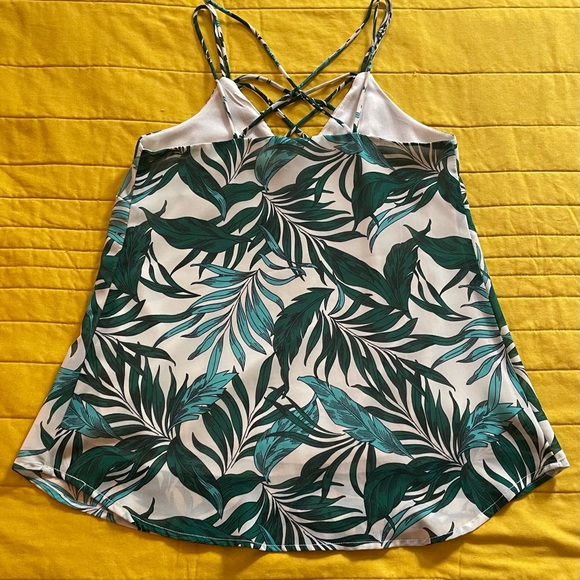 Cool, Strappy Japna Tank Top - Picture 4 of 9